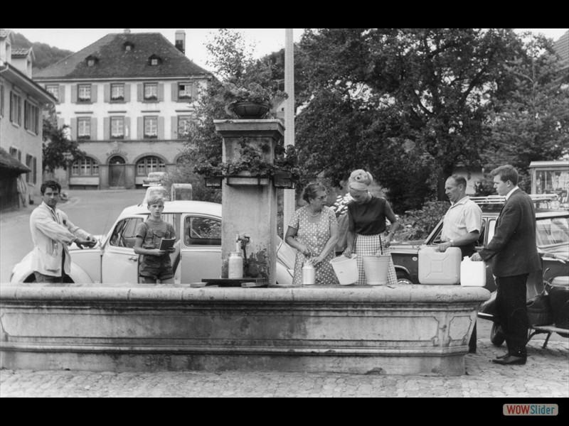 Ochsenbrunnen1966_Trinkwasserentnahme