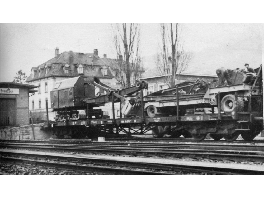 Baggerverladung am Güterbahnhof Grenzach, um 1950