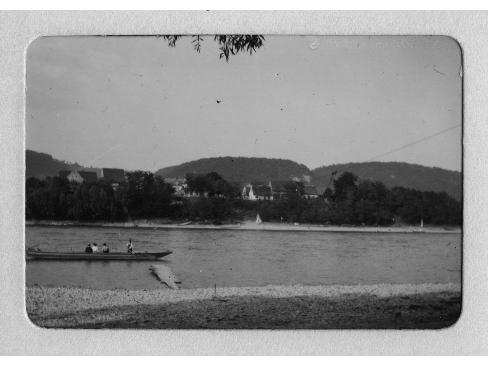 Rheinfaehre_Mut_Gre_1908