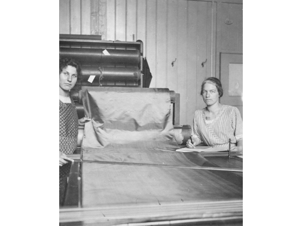 Mai 1924 Selma Grether rechts