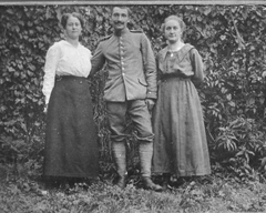 Johanna und Willi Baumann, Elise Grether