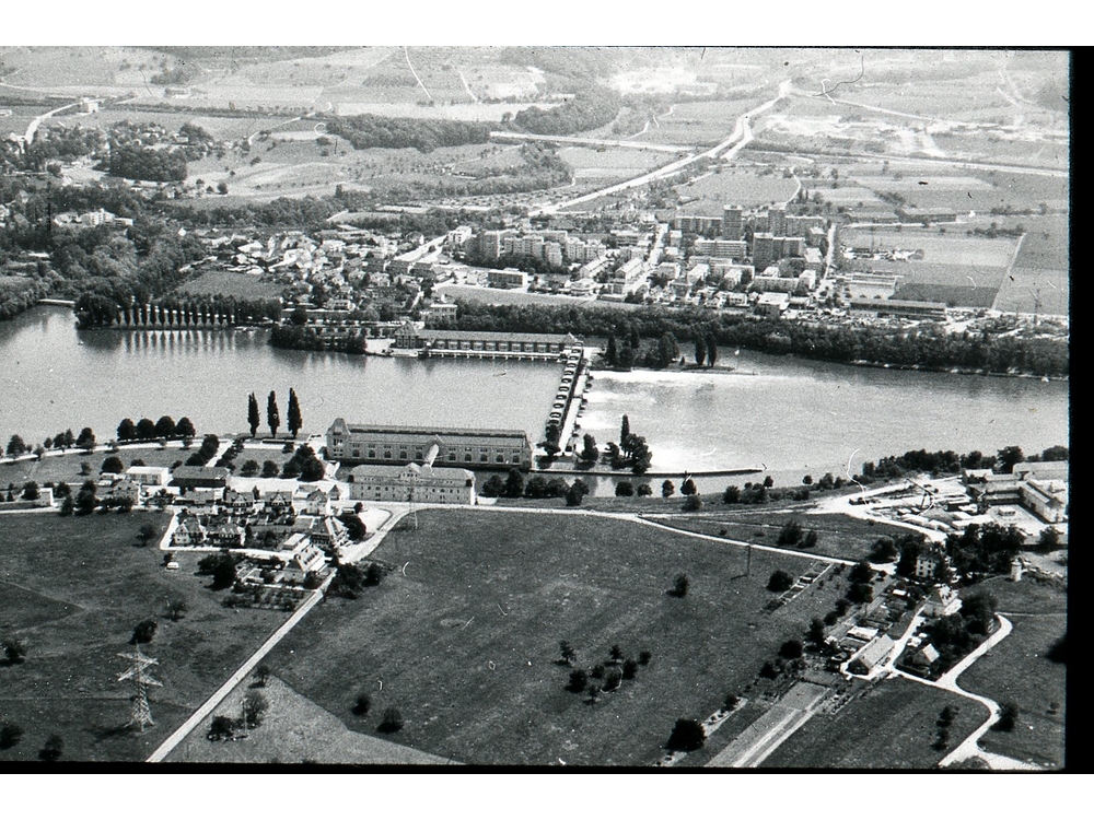 Kraftwerk nach 1970; rechts Carbidi, stillgelegt 1962
Bild10