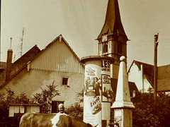 St.Georgl im Sommer;  Brunnen am Kirchplatz, 1965&; Alois Öchsler    Bild62