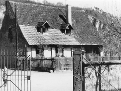 1. Schulhaus gegenüber kath. Kirche 1944
Kuechlin_116_50