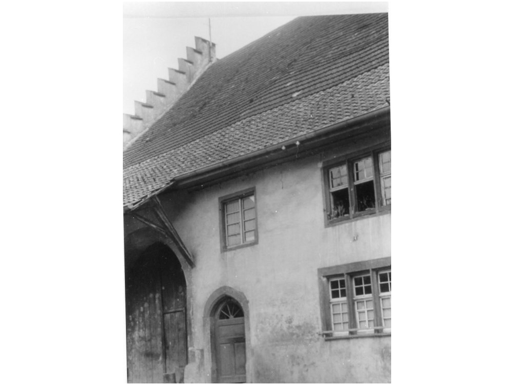 Zehnthaus; Fam. Tröndle, ehemals Motsch, heute im Besitz der Gemeinde
Gemeinde tauschte mit Fam Tröndle die Hug´sche Villa in Grenzach
Kuechlin_120_50