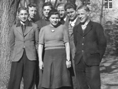 Chemielaborantenklasse der Gewerbeschule Lörrach 1944
Chemieklasse1944_GewSch_Loe_2