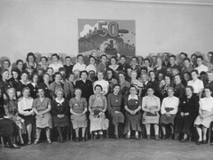 Schulklasse aus Lörrach Jahrgang 1898/99 im Jahre 1948/49; Durch den Krieg bedingt etwa 3x soviele Frauen als Männer. Hier die Frauen.
Rhein_001
