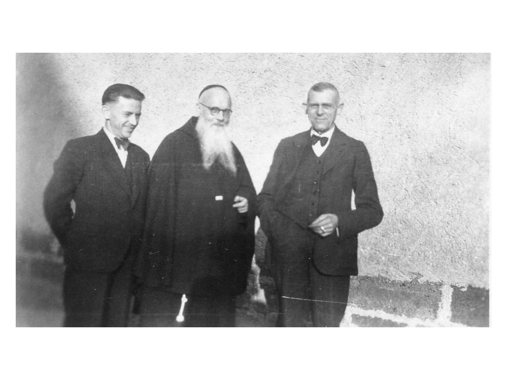 von links: Eugen Rhein, Pater Bertram und dessen Bruder. Pater Bertram war Prior des Klosters Bregenz.
Rhein_016