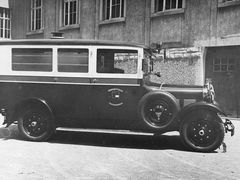 1928 erster motorisierter Krankenwagen Wyhlens
00060824