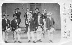 Maibummel am 25. Mai 1915;1. reihe Ernst Kramer, Max Bührer, Ernst Löffler, Hans Grether, Hans Kach;hinten Emol Marse, Albert Geimüller, 2 Unbekannte
TurnvereinGre_1915